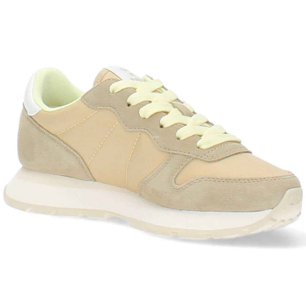 beige sneaker