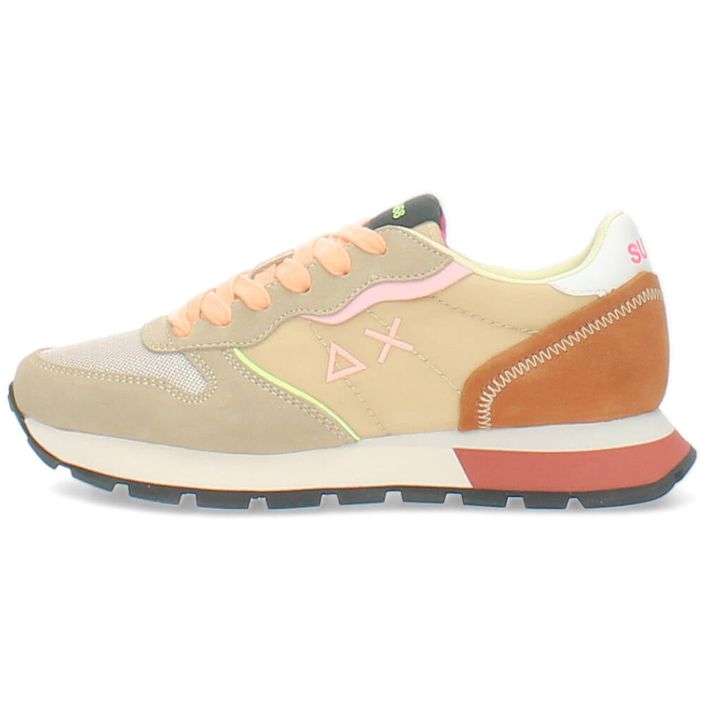 beige sneaker