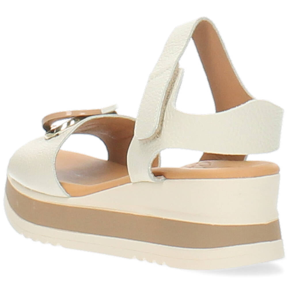 beige sandaal