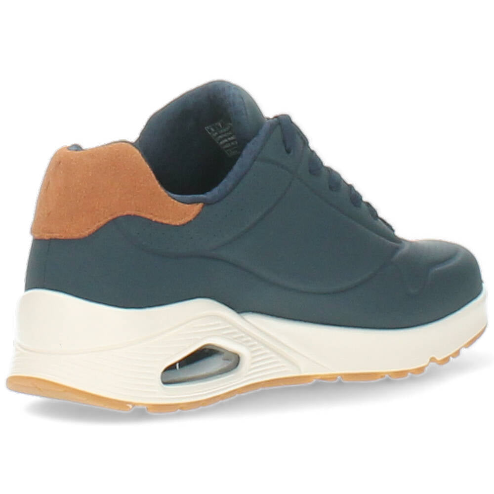 blauwe sneaker