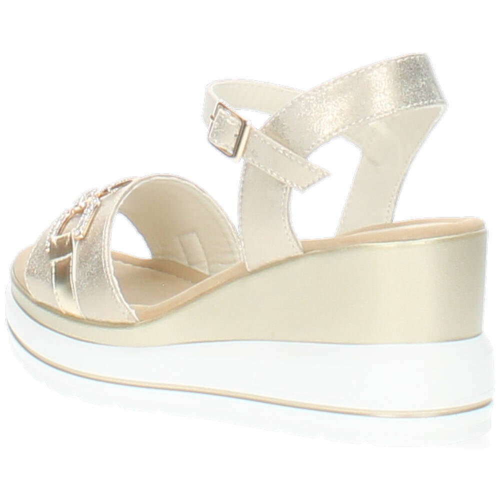beige sandaal op sleehak