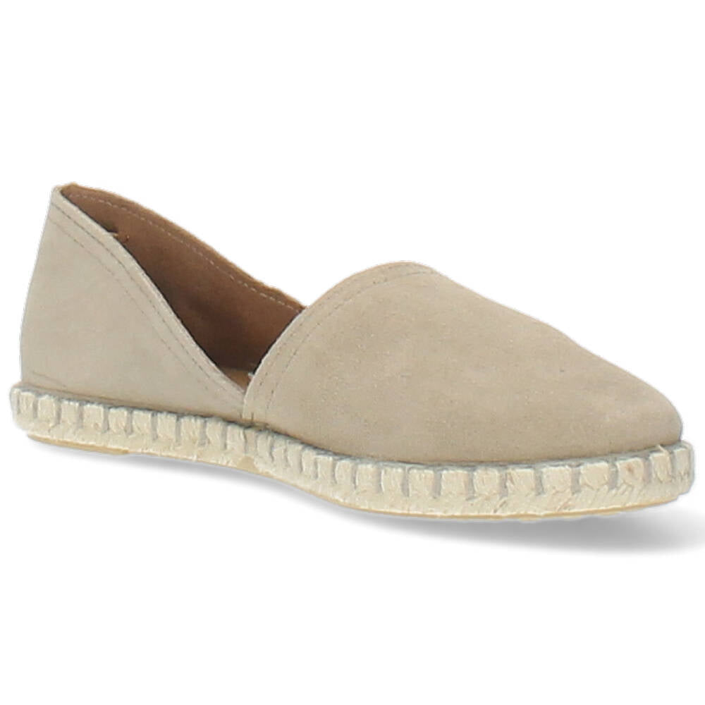 beige espadrilles