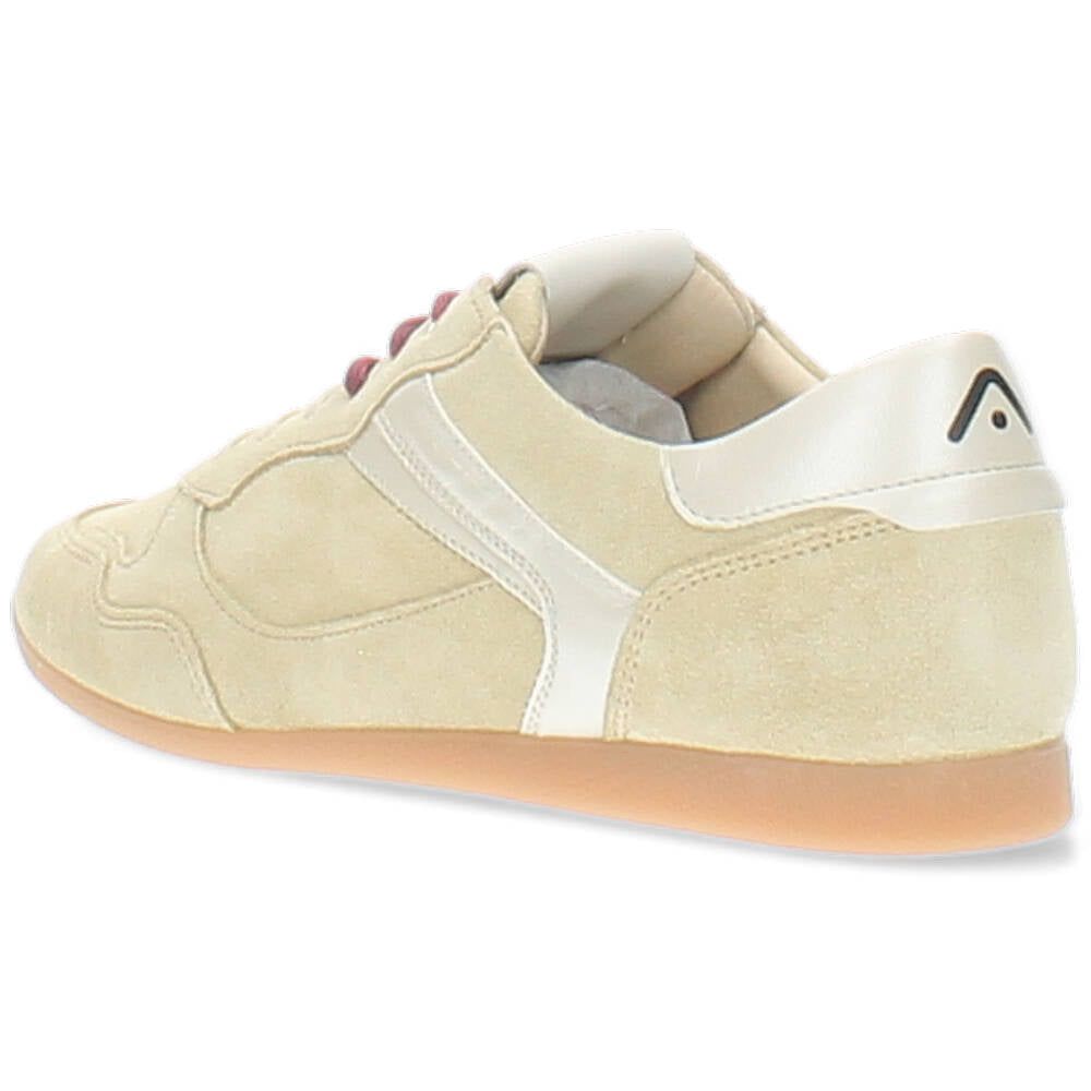 beige sneaker