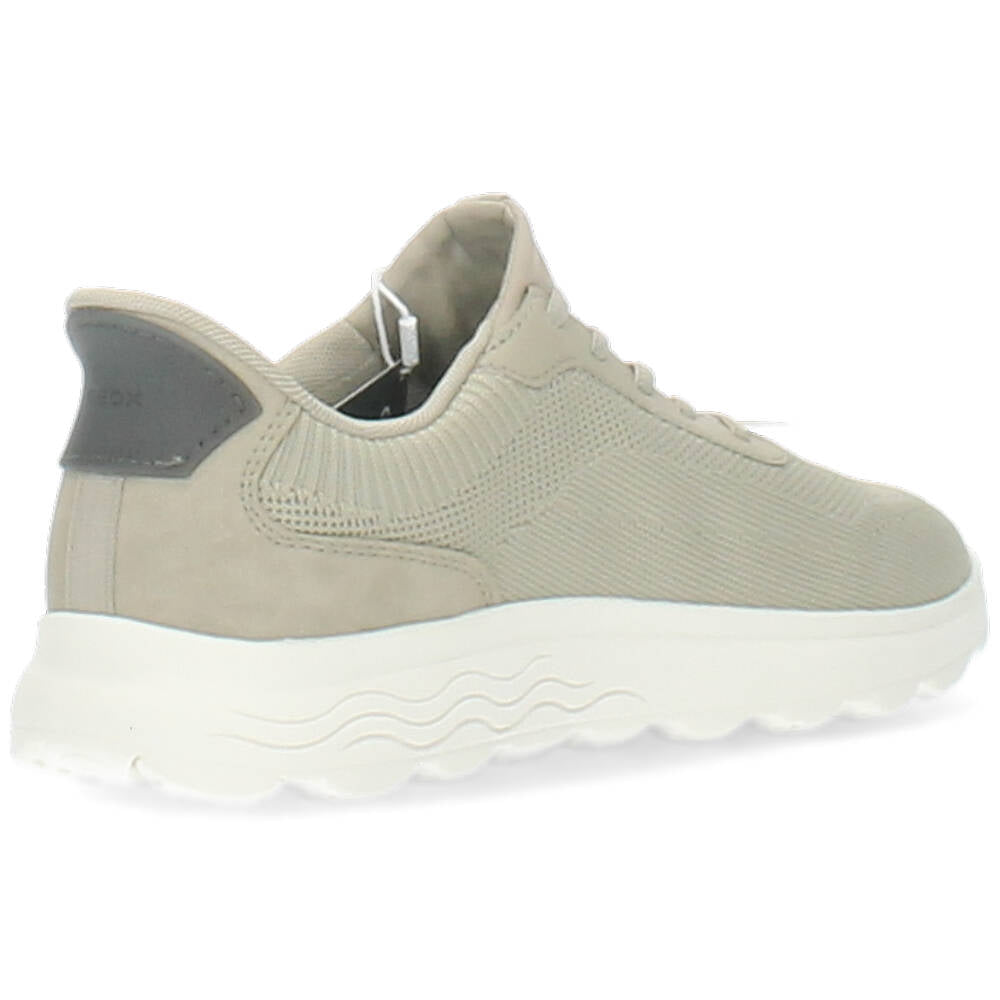 beige sneaker