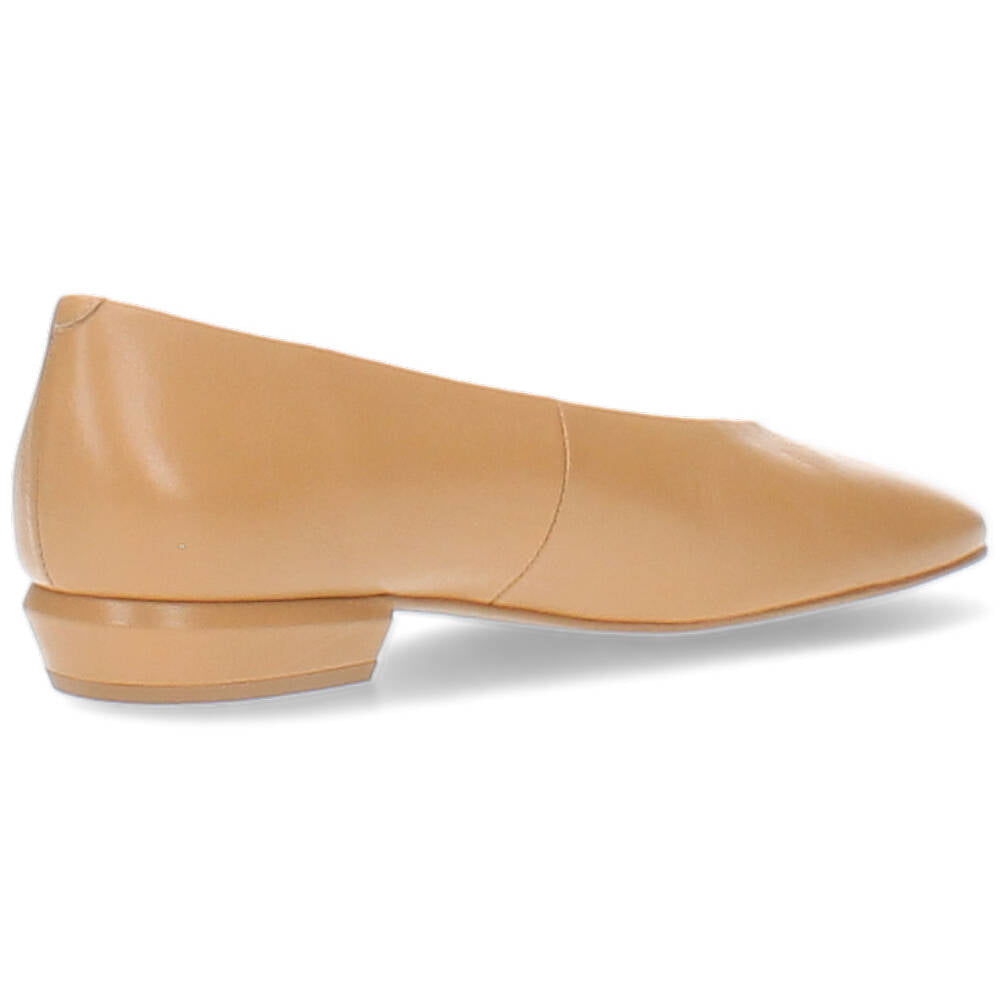 beige ballerina