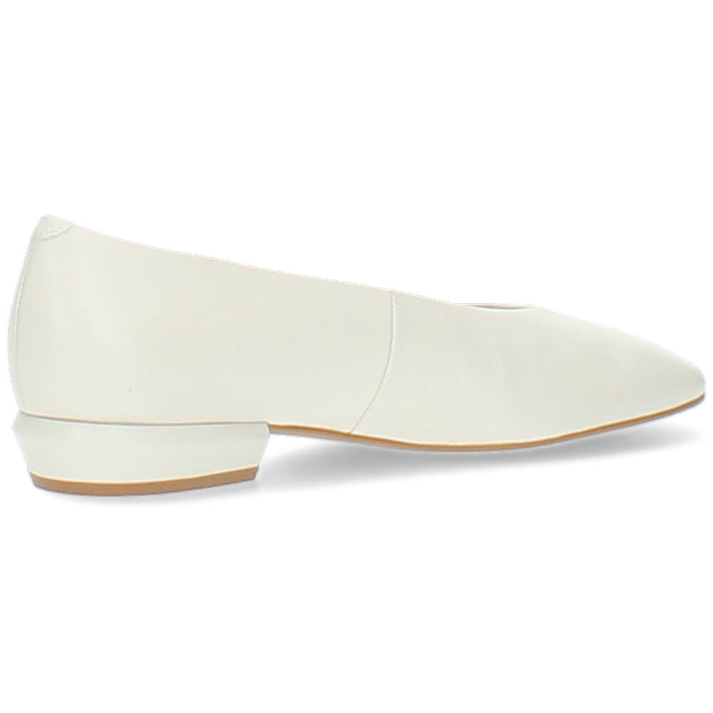 ecru ballerina
