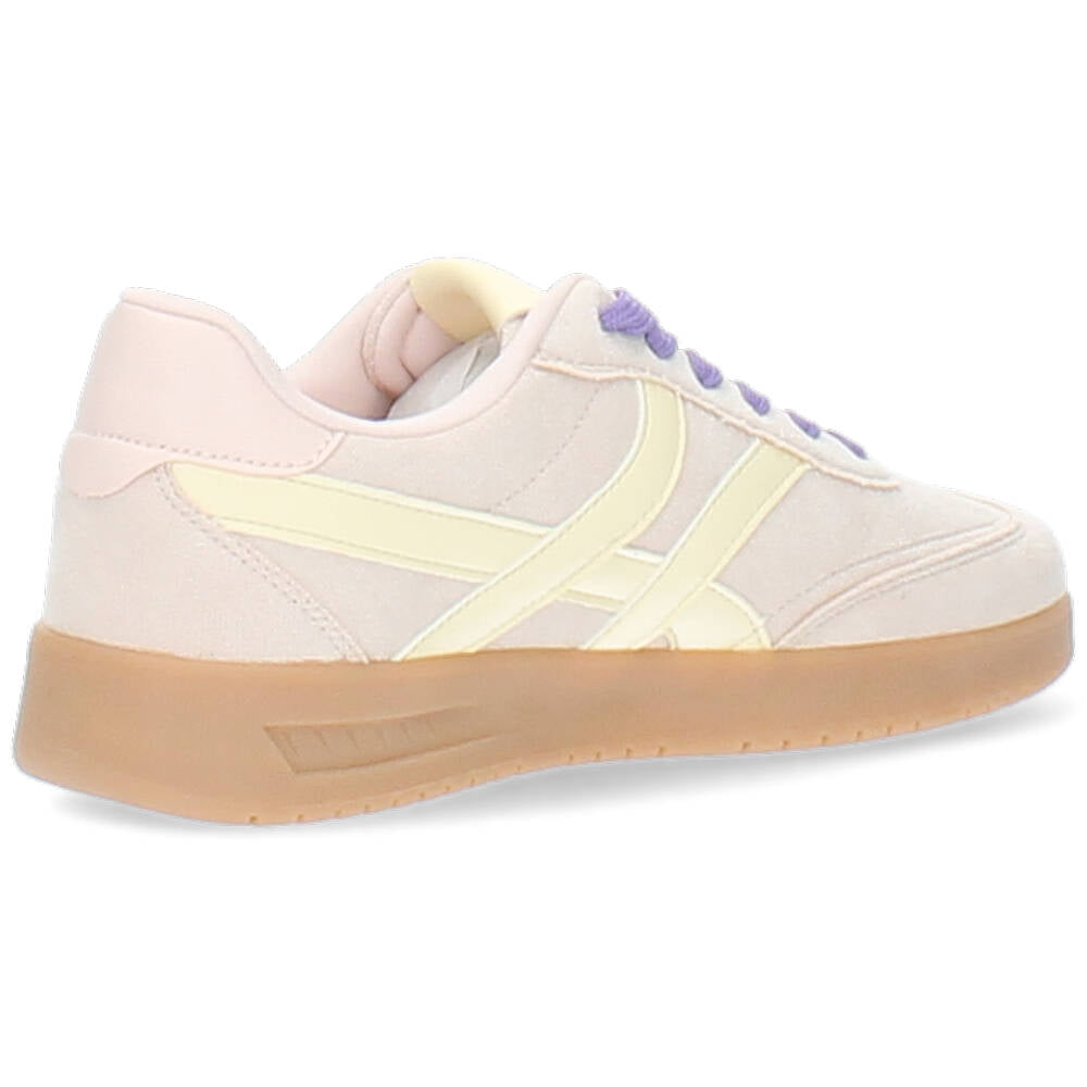 beige sneaker
