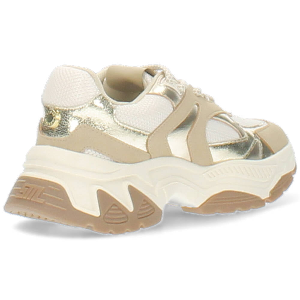beige sneaker