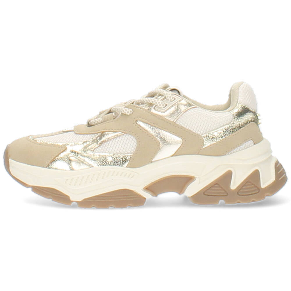 beige sneaker
