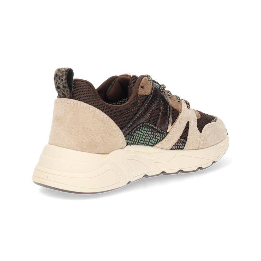 beige sneaker