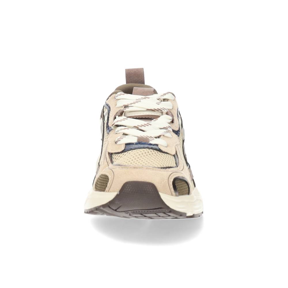 beige sneaker