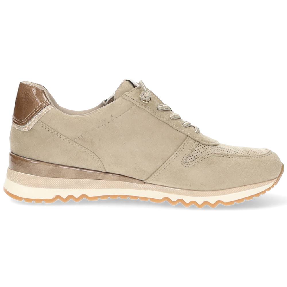 beige sneaker