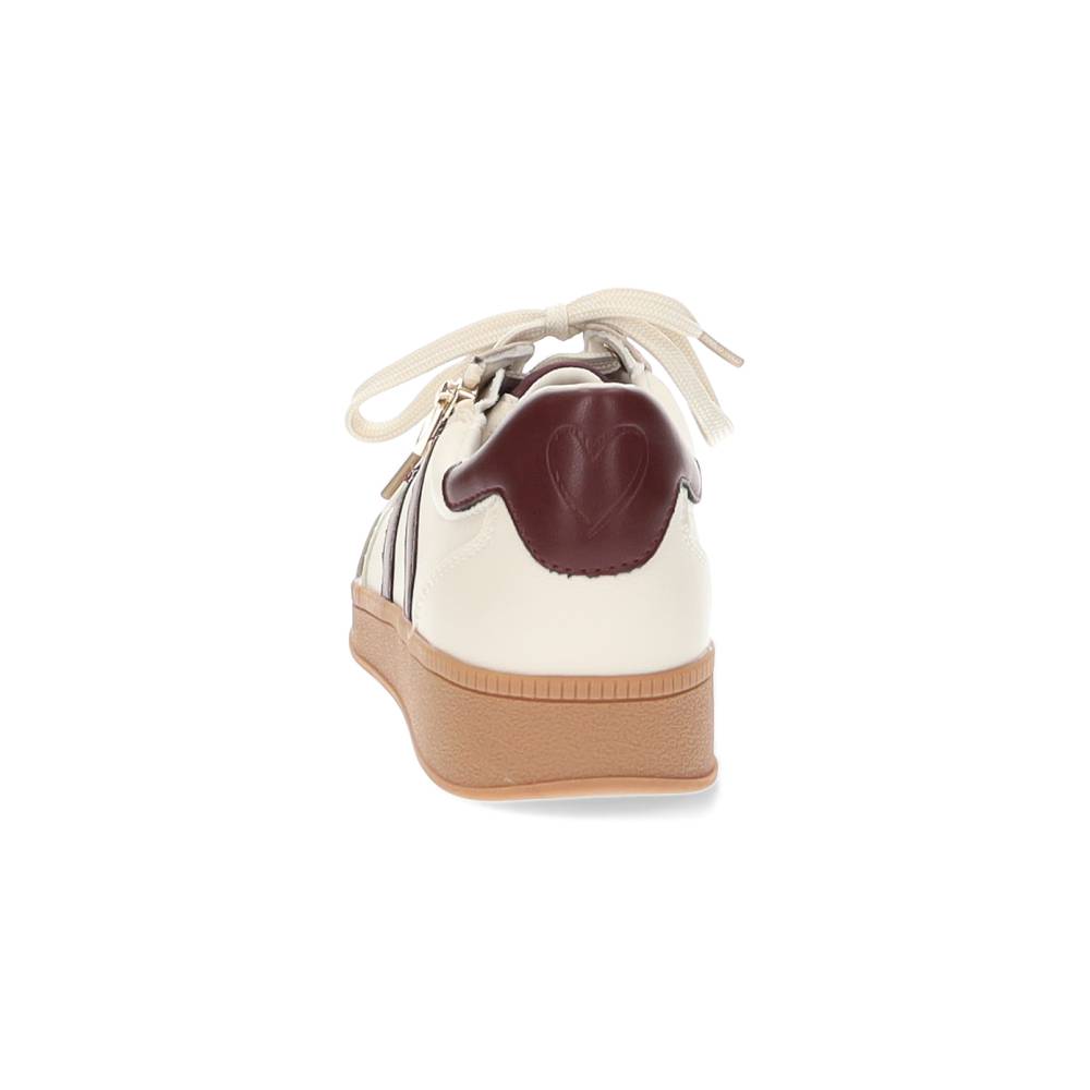 beige sneaker