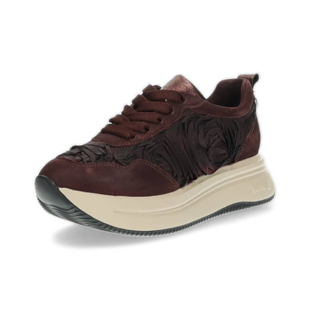 bordeaux sneaker