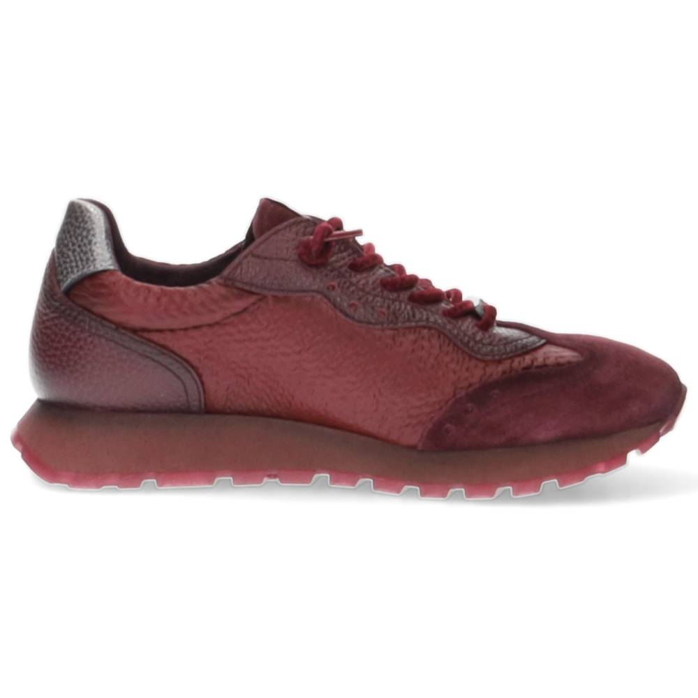 bordeaux sneaker