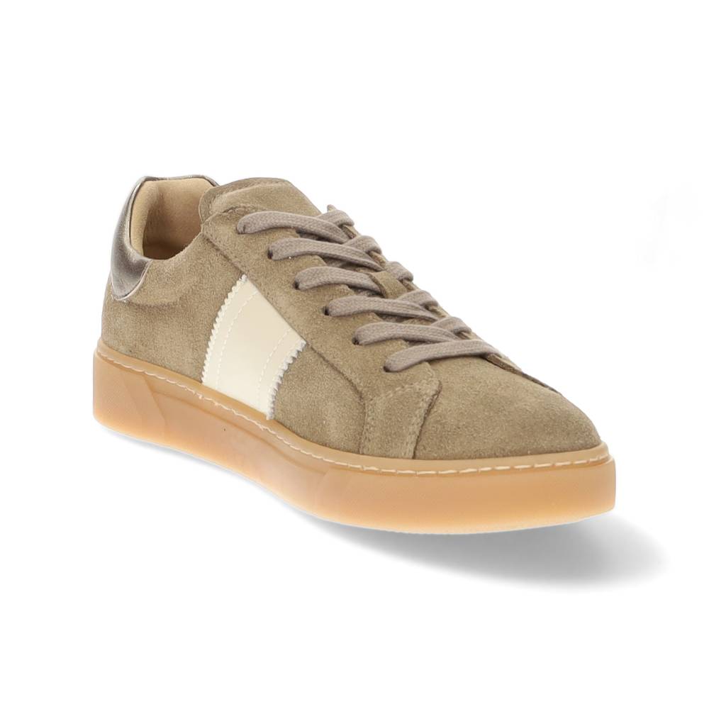beige sneaker