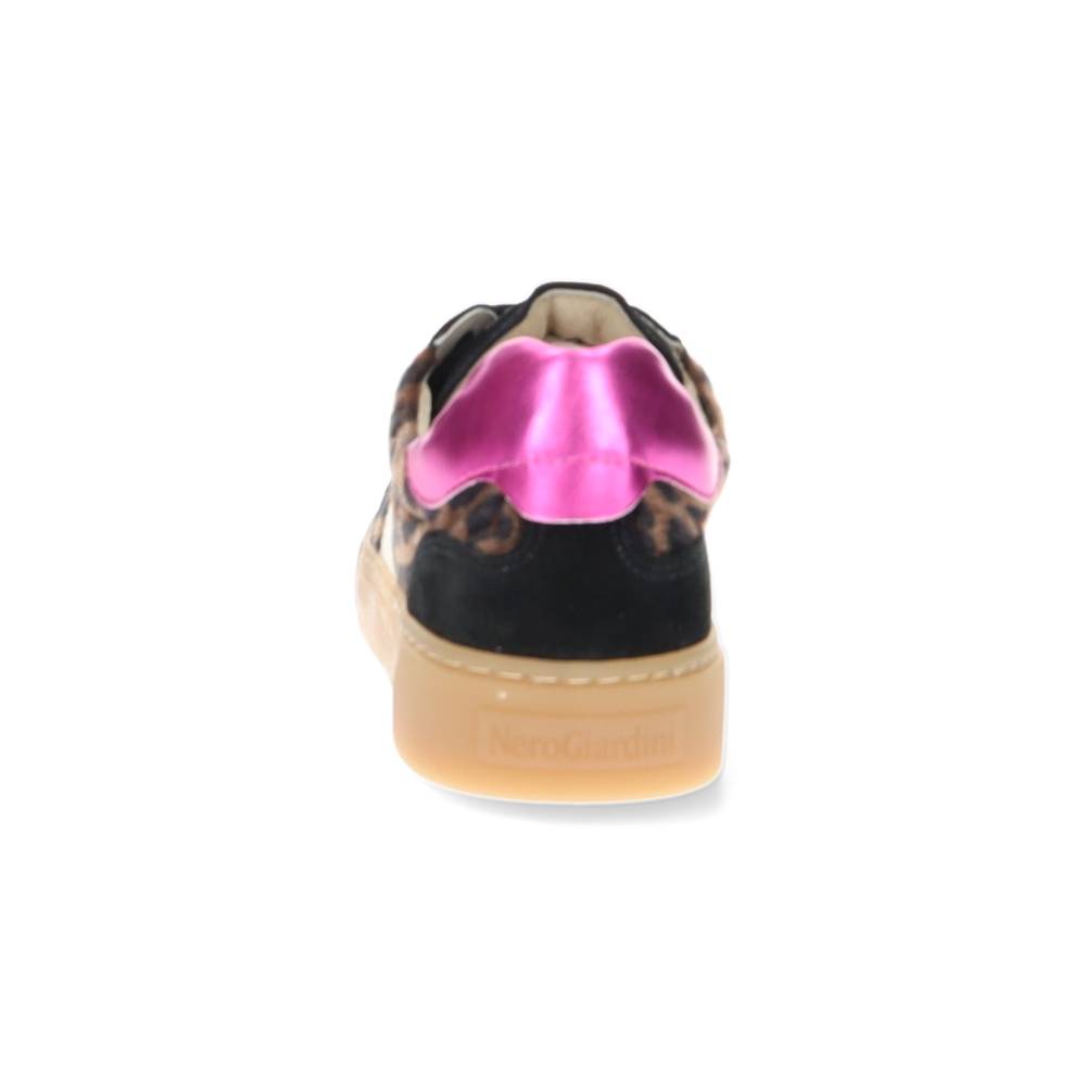 zwarte sneaker