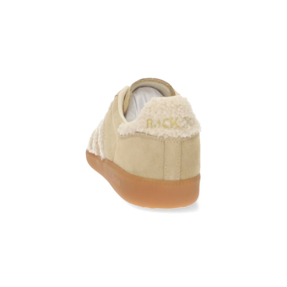 beige sneaker
