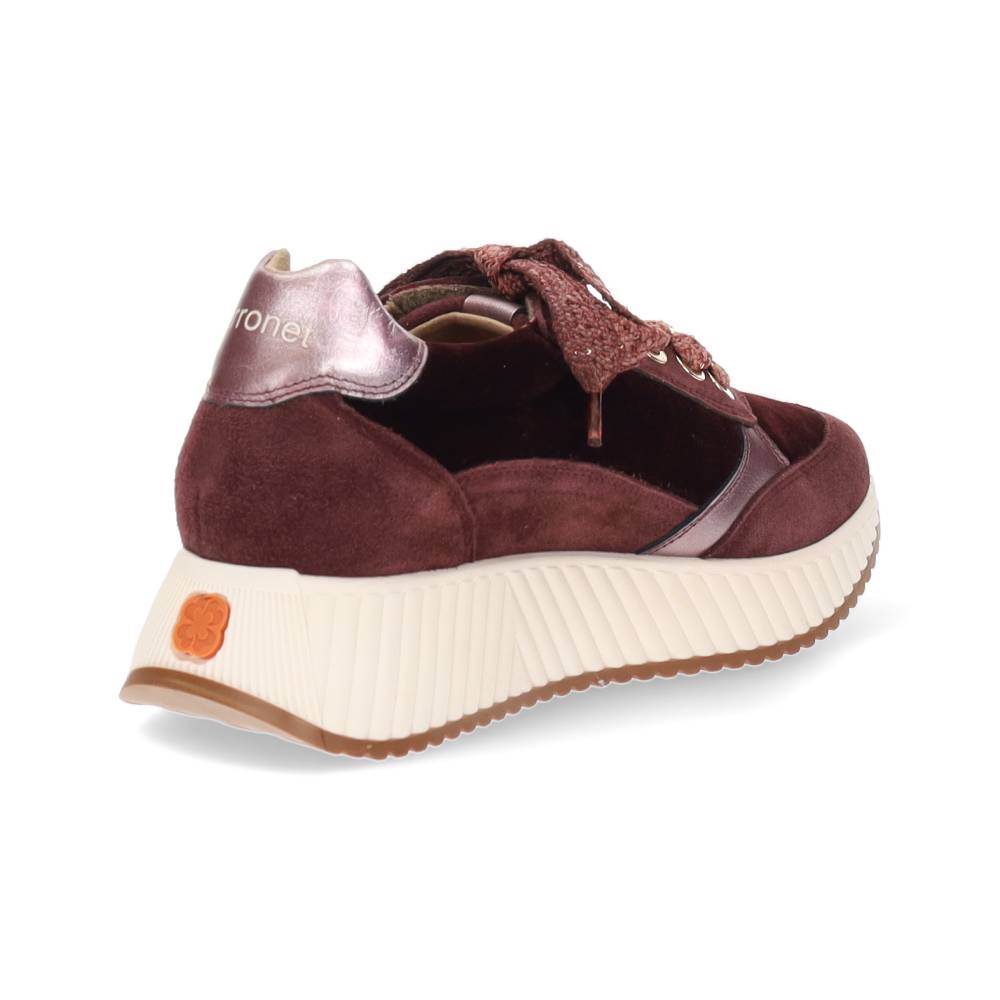 bordeaux sneaker