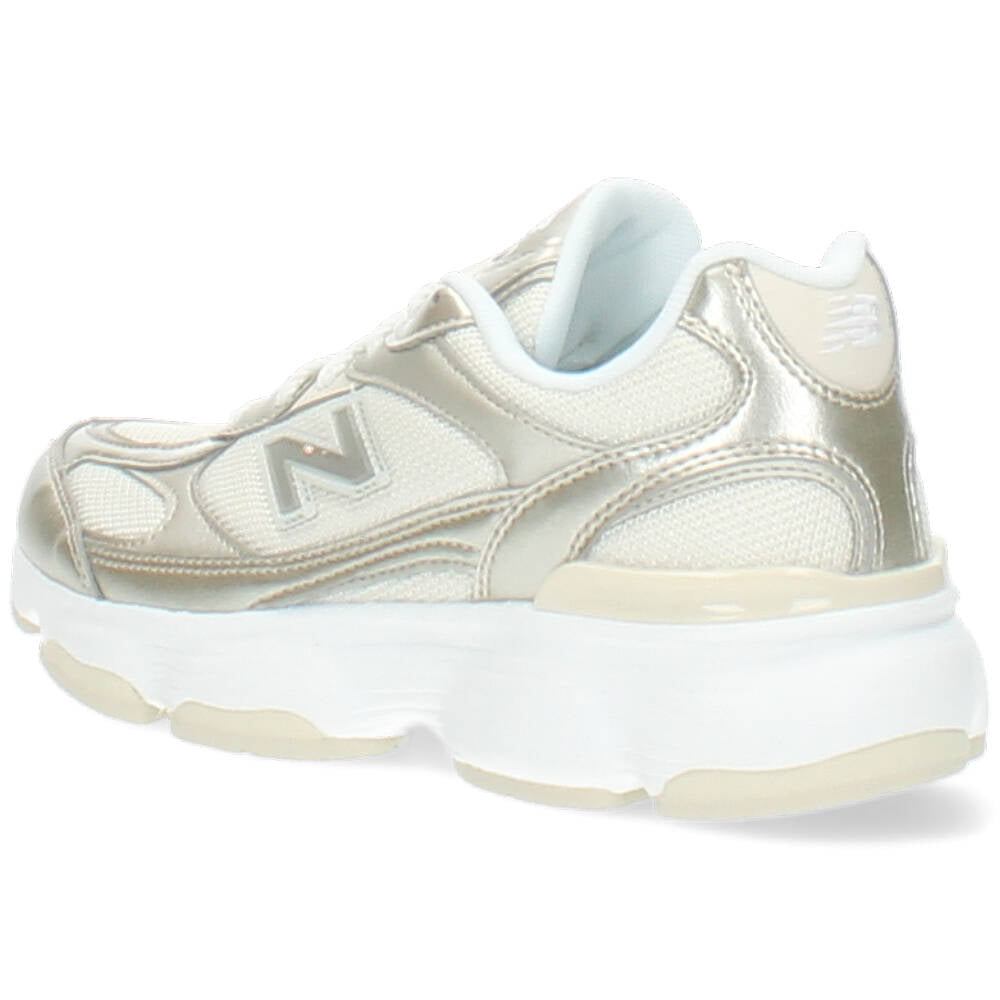 beige sneaker