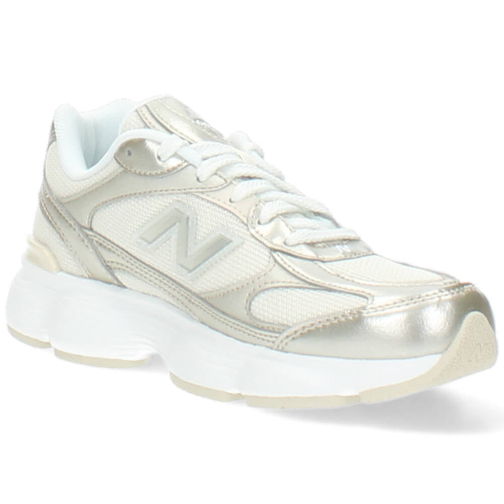beige sneaker