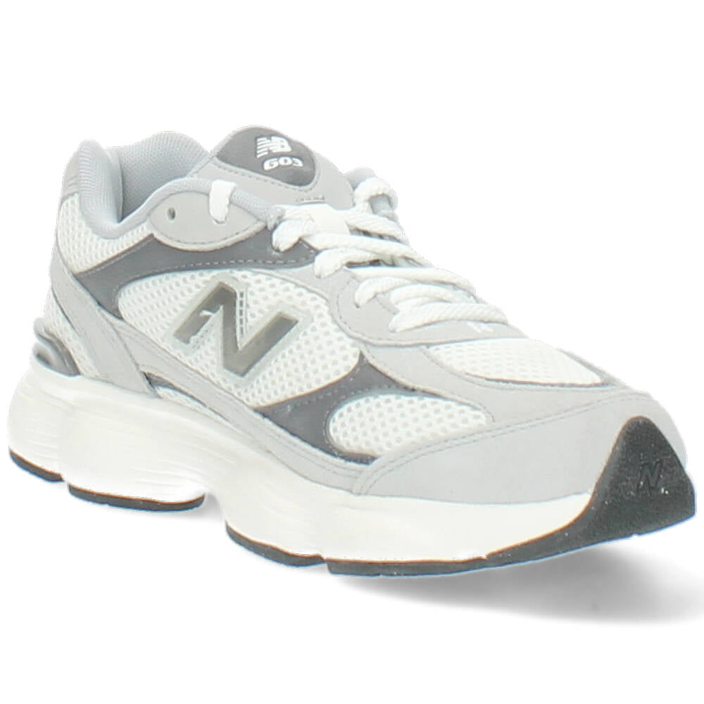 grijze sneaker