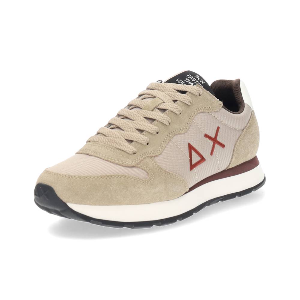 beige sneaker