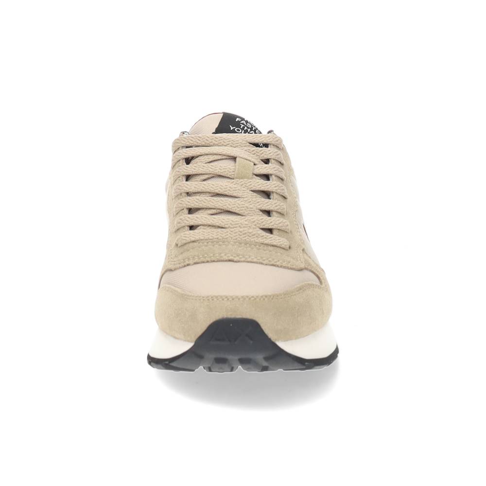 beige sneaker