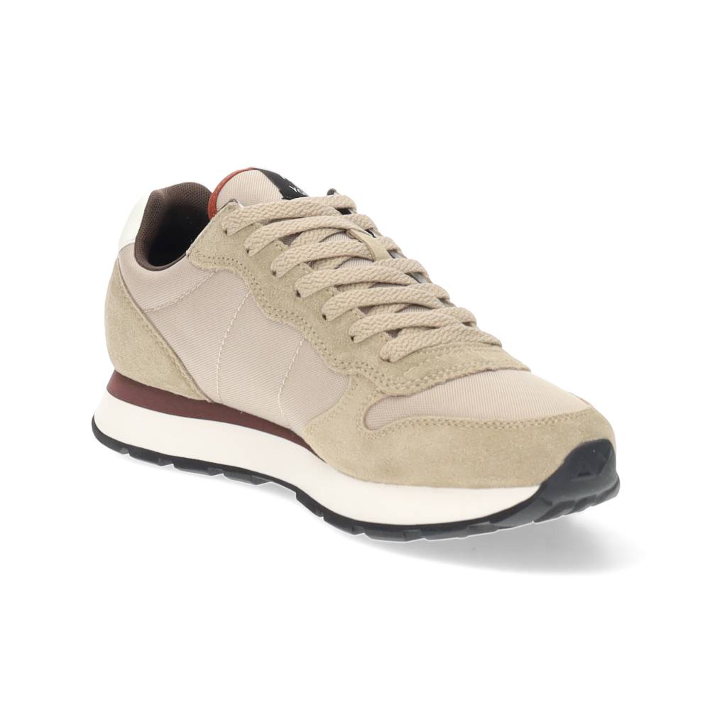 beige sneaker