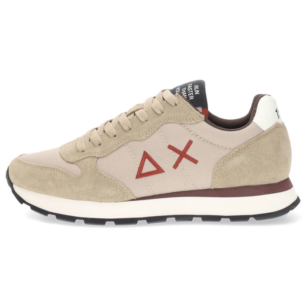 beige sneaker