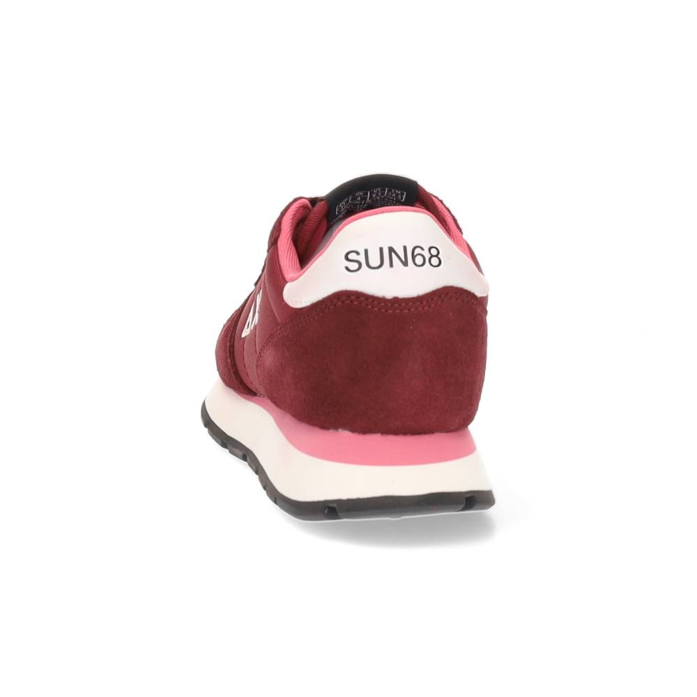 bordeaux sneaker