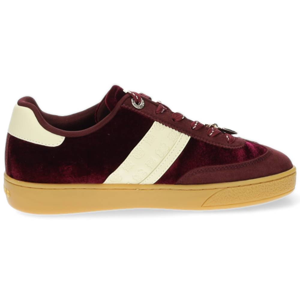 bordeaux sneaker