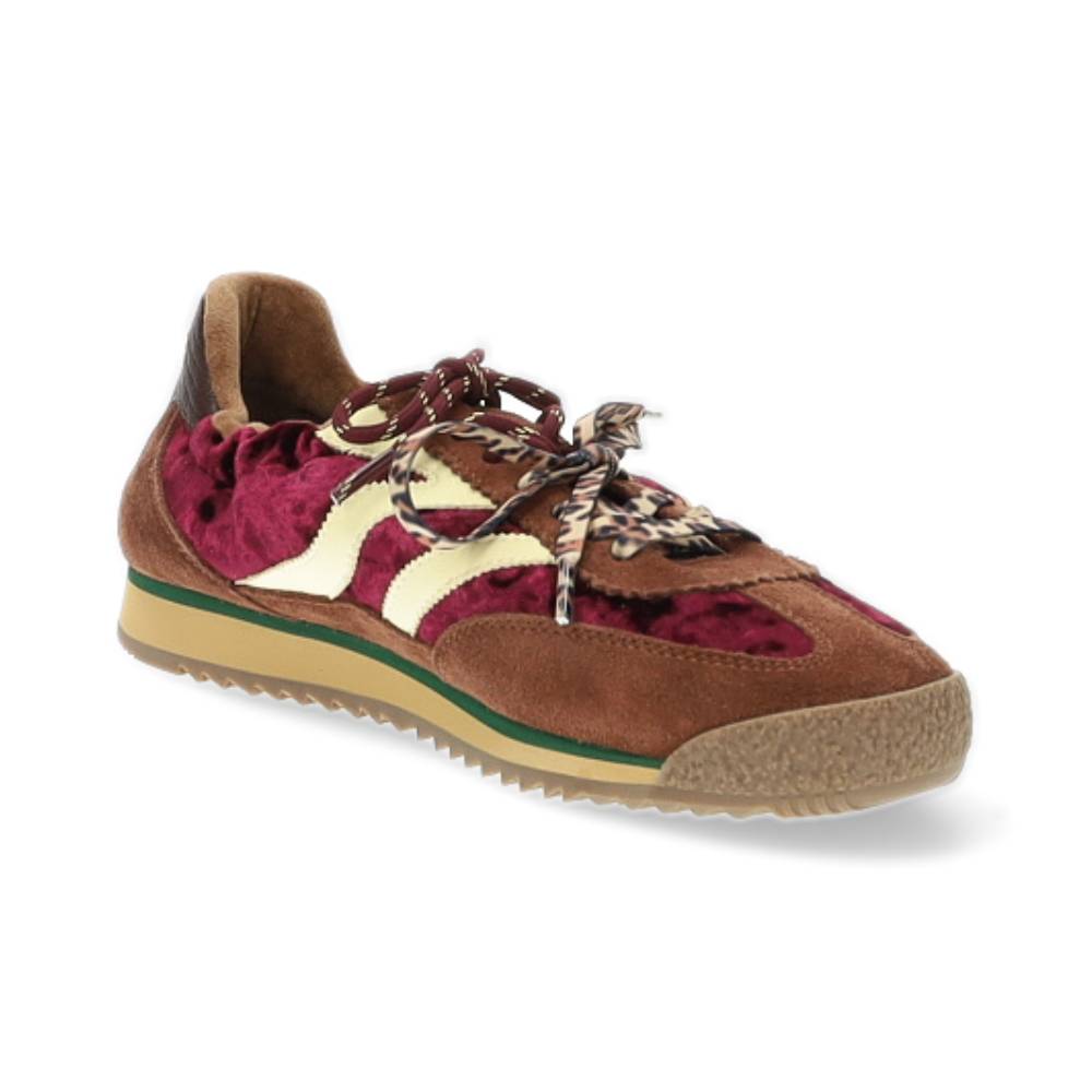 bordeaux sneaker