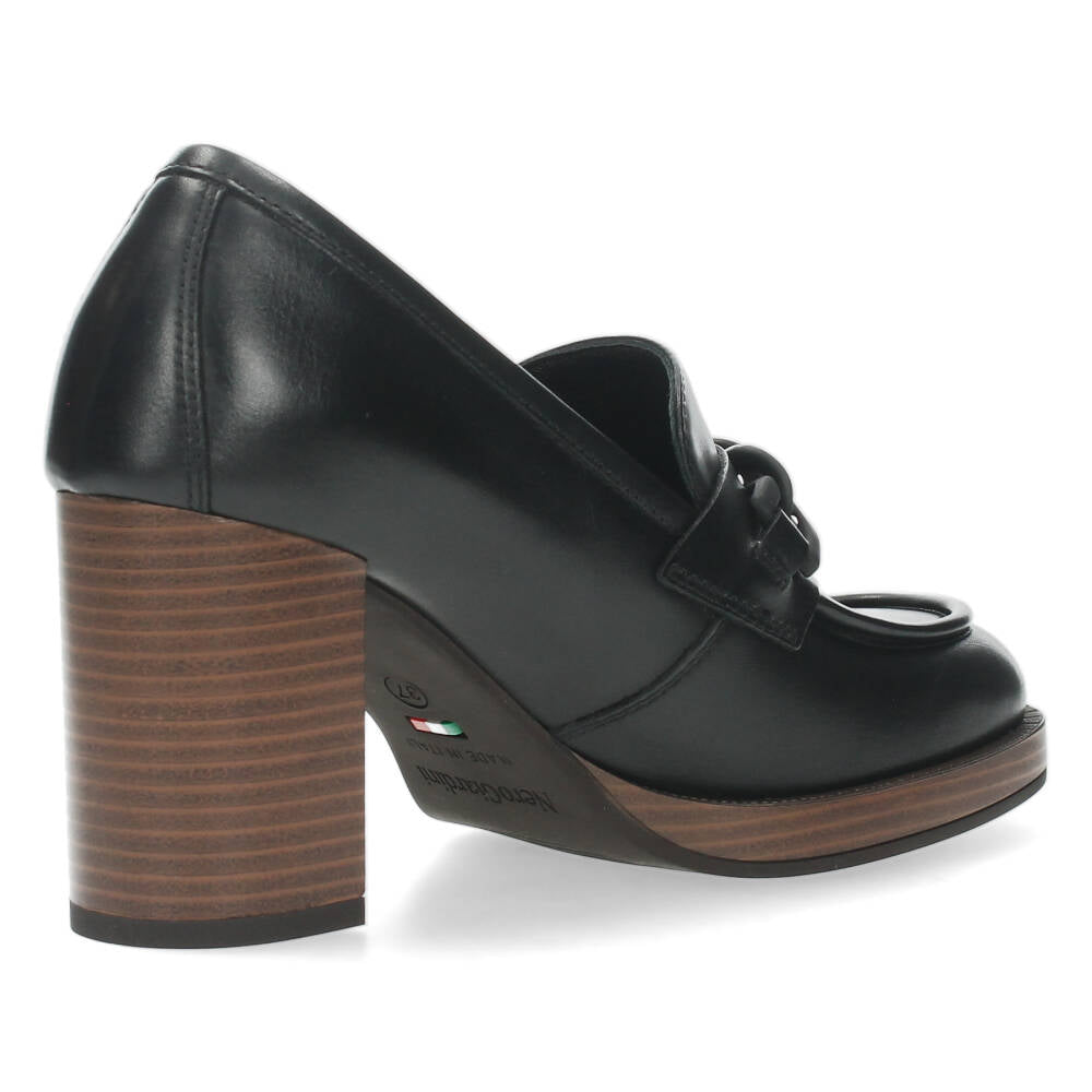 Zwarte mocassins op hak