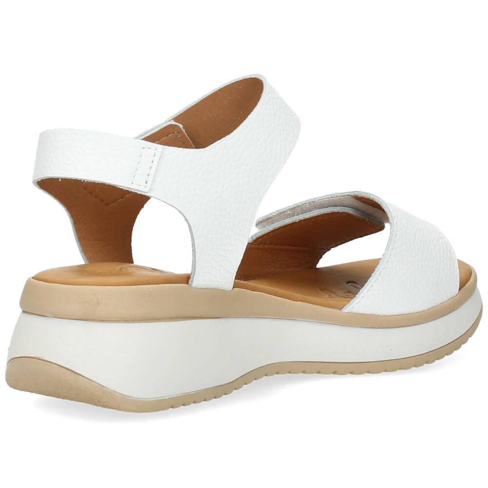 Witte sandalen