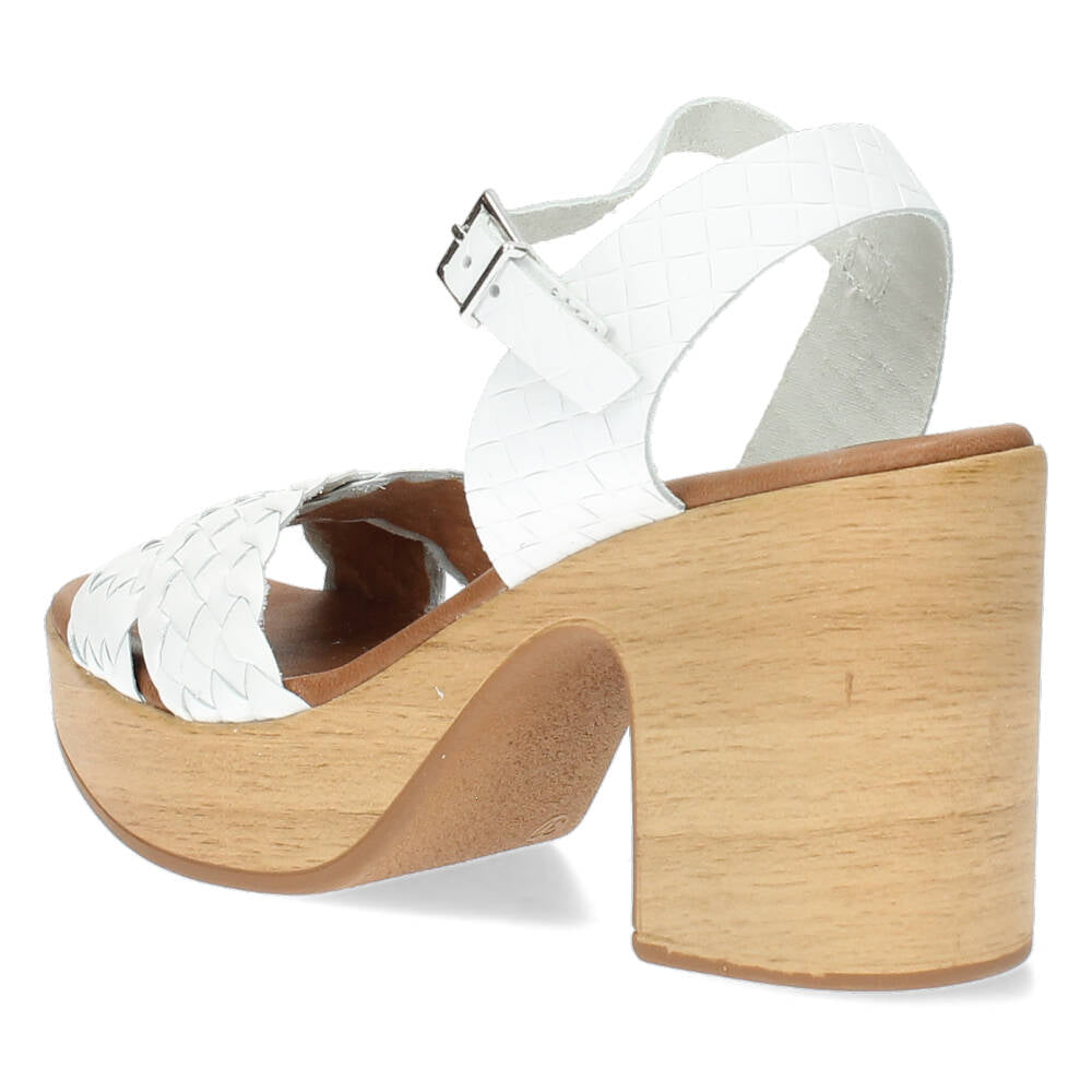 Witte sandalen
