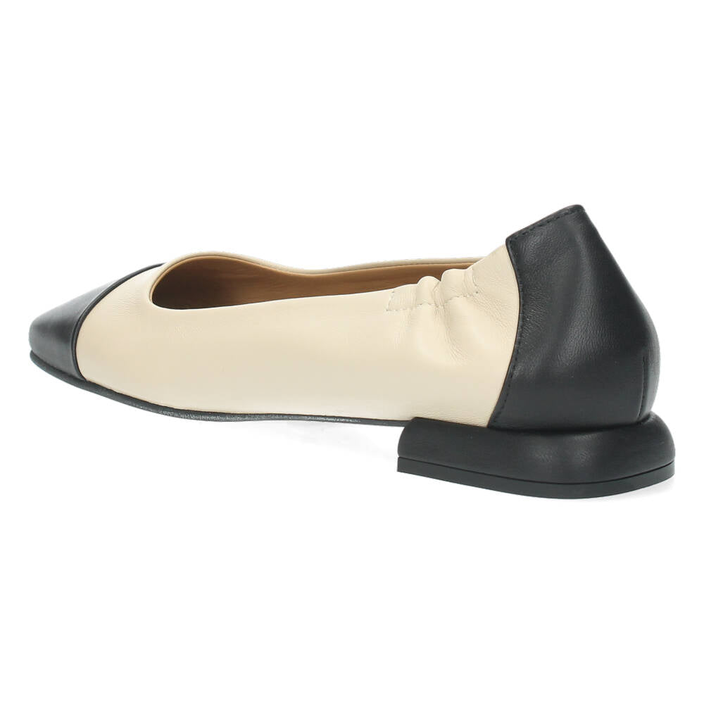 Beige ballerina's