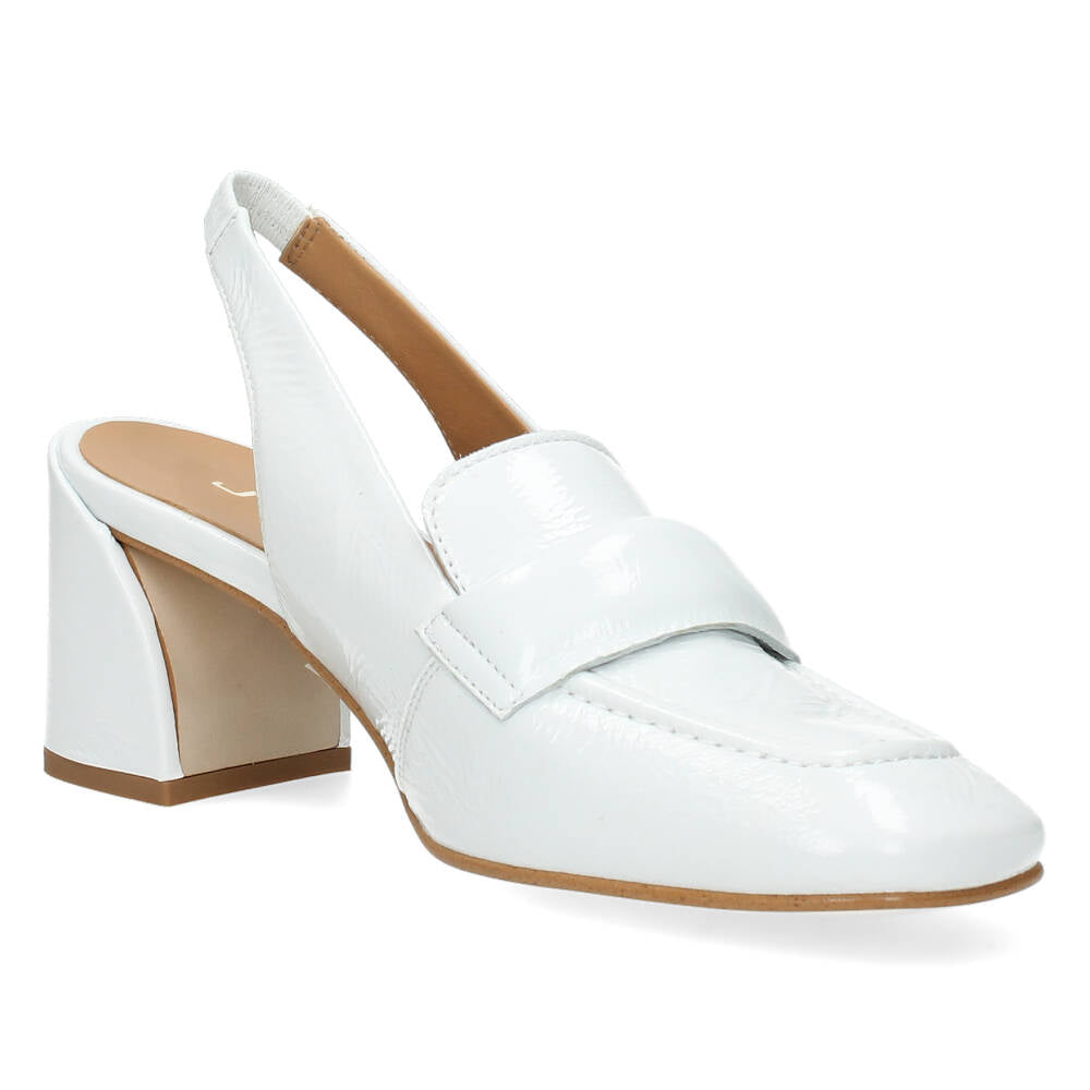 Witte mocassins op hak