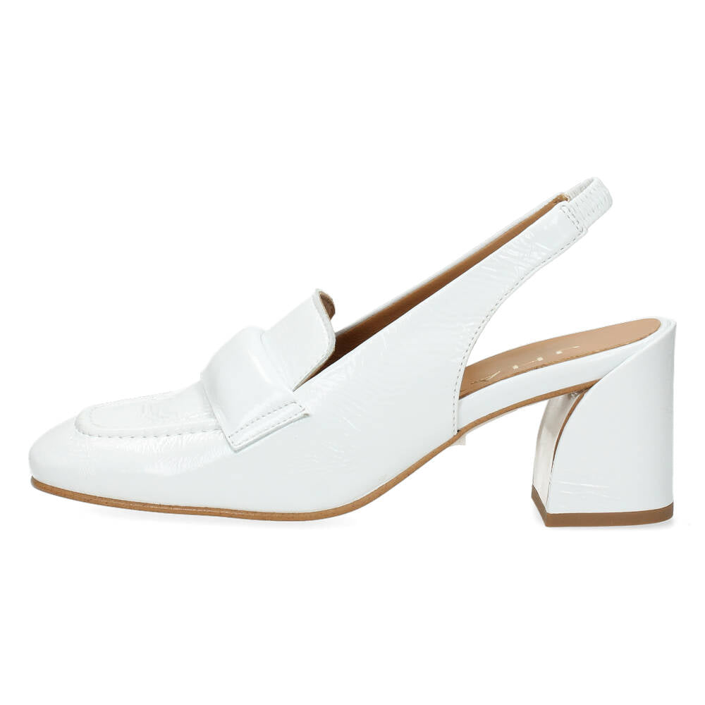 Witte mocassins op hak