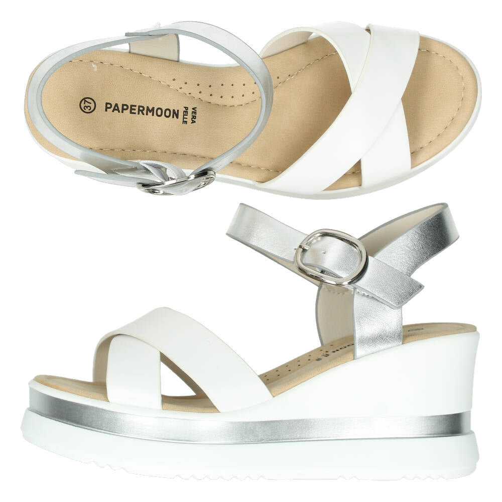 Witte sandalen