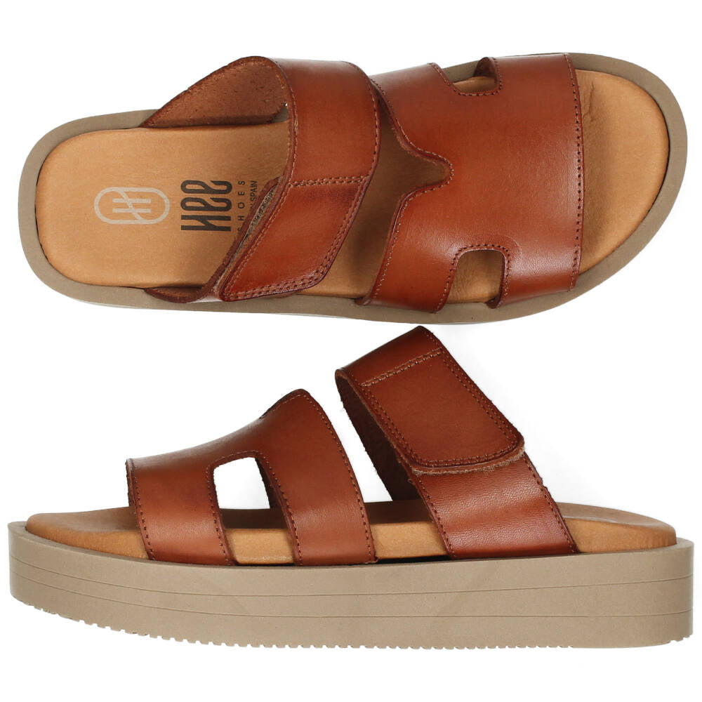 Cognac slippers