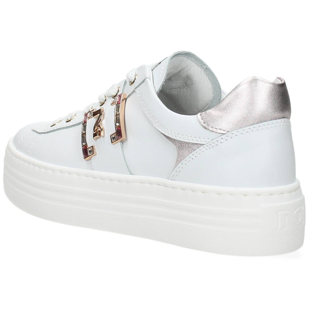 Witte sneakers