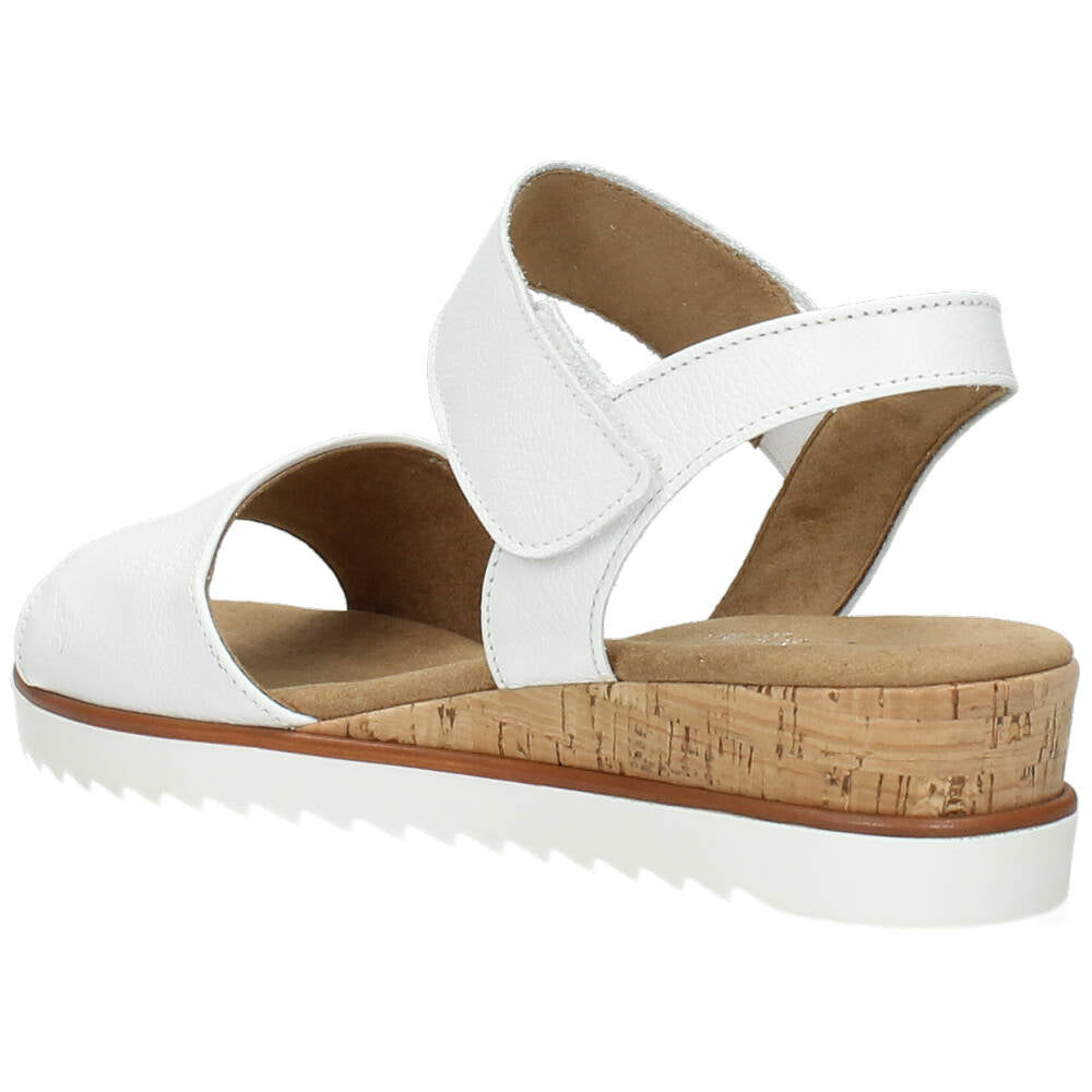 Witte sandalen