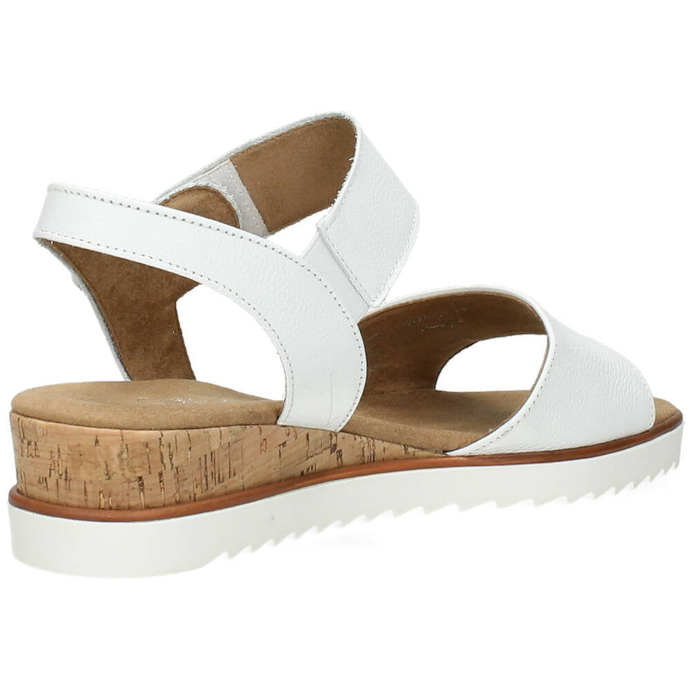 Witte sandalen