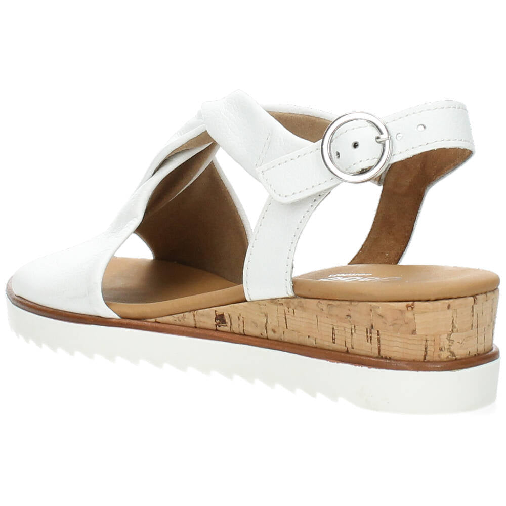 Witte sandalen