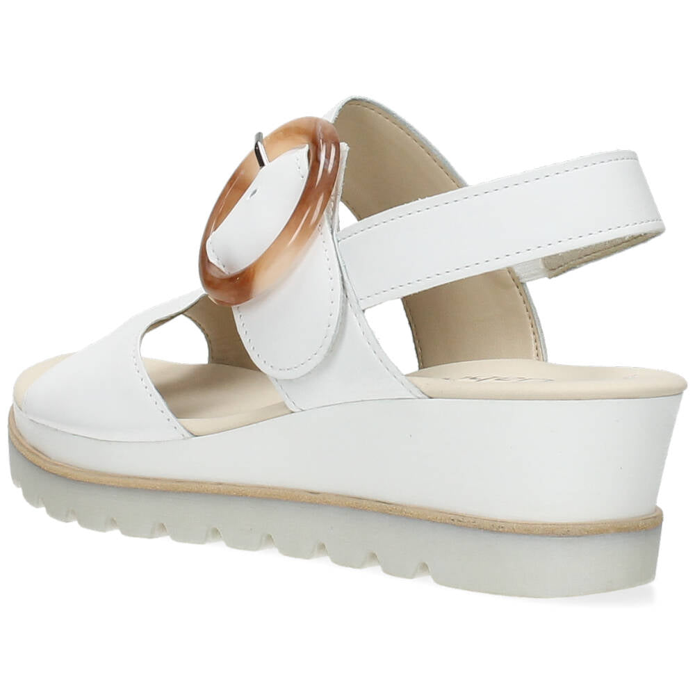Witte sandalen