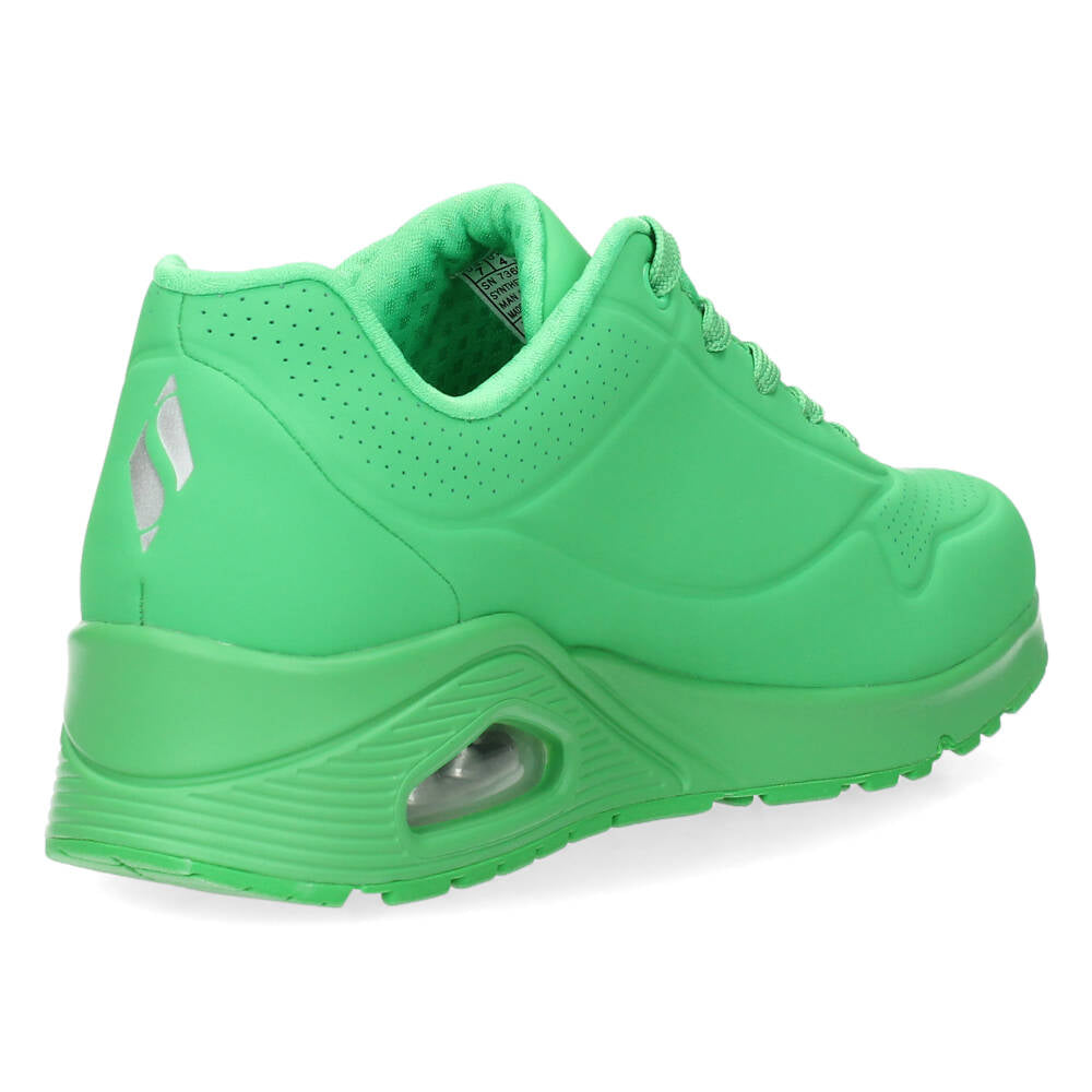 Grasgroene sneakers