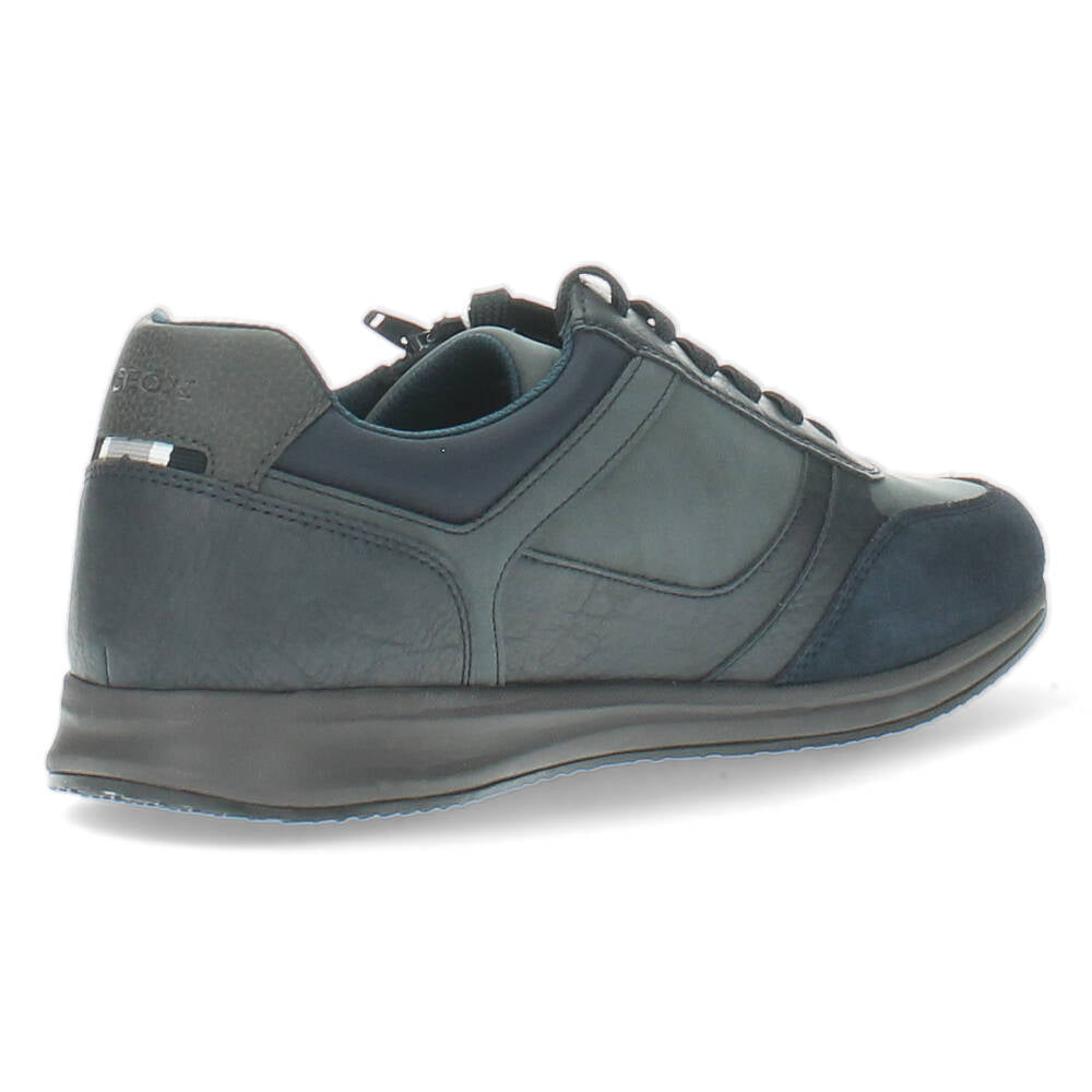 Donkerblauwe veterschoenen