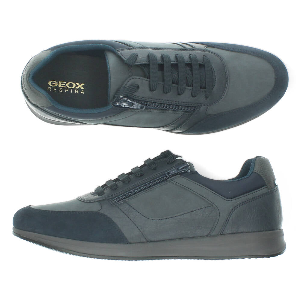 Donkerblauwe veterschoenen
