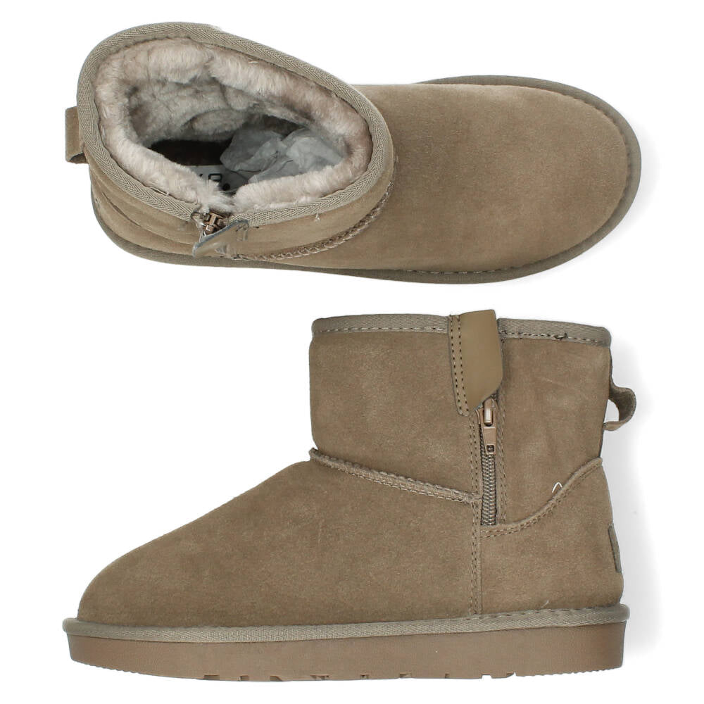 Taupe boots